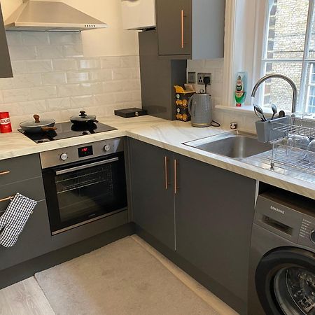 Charming Newly Refurb 2-Bed 2-Bath Whole Apartment Near Hyde Park & Kensington, Prime Paddington Location Zone 1 ロンドン エクステリア 写真