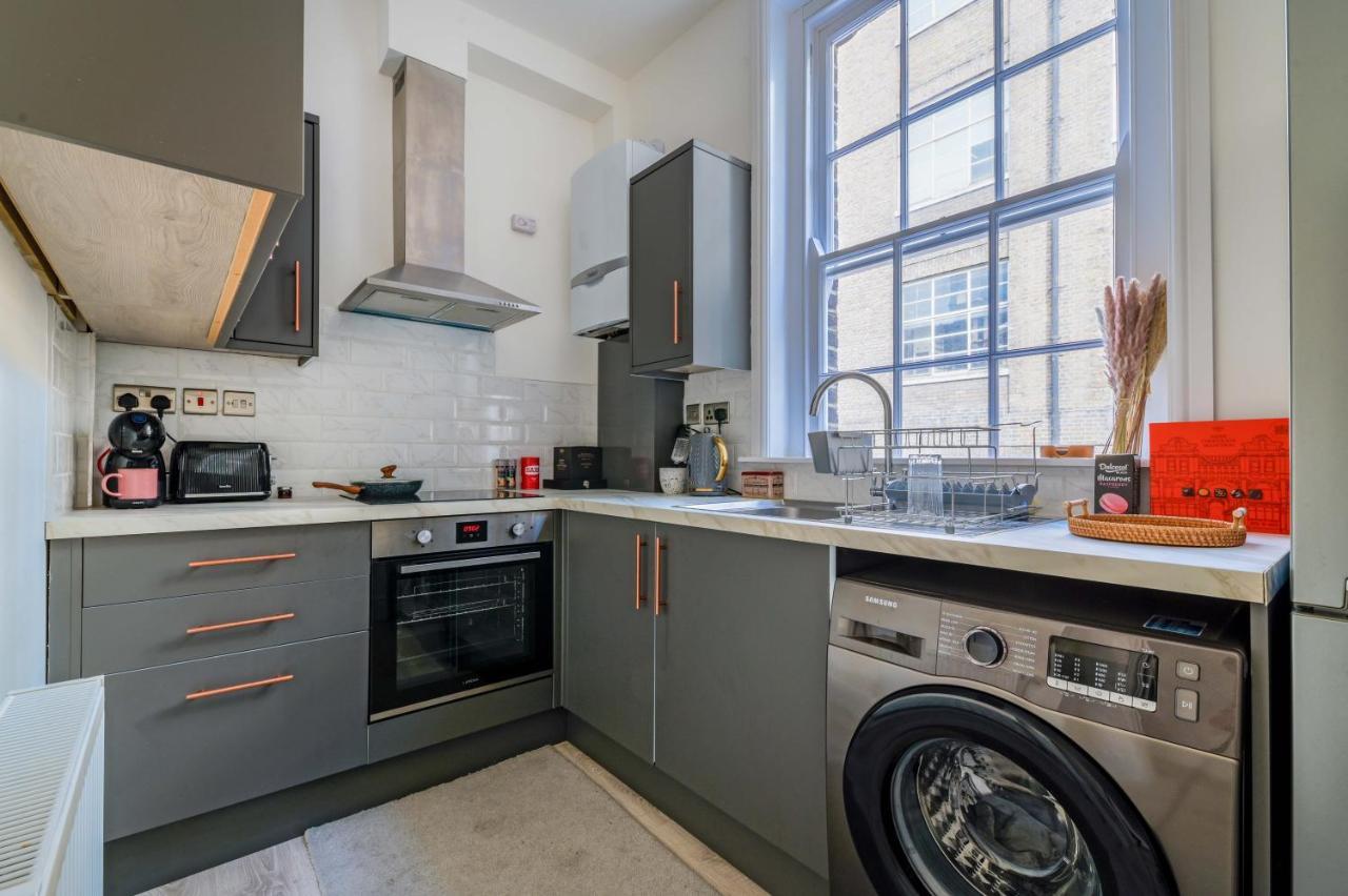 Charming Newly Refurb 2-Bed 2-Bath Whole Apartment Near Hyde Park & Kensington, Prime Paddington Location Zone 1 ロンドン エクステリア 写真