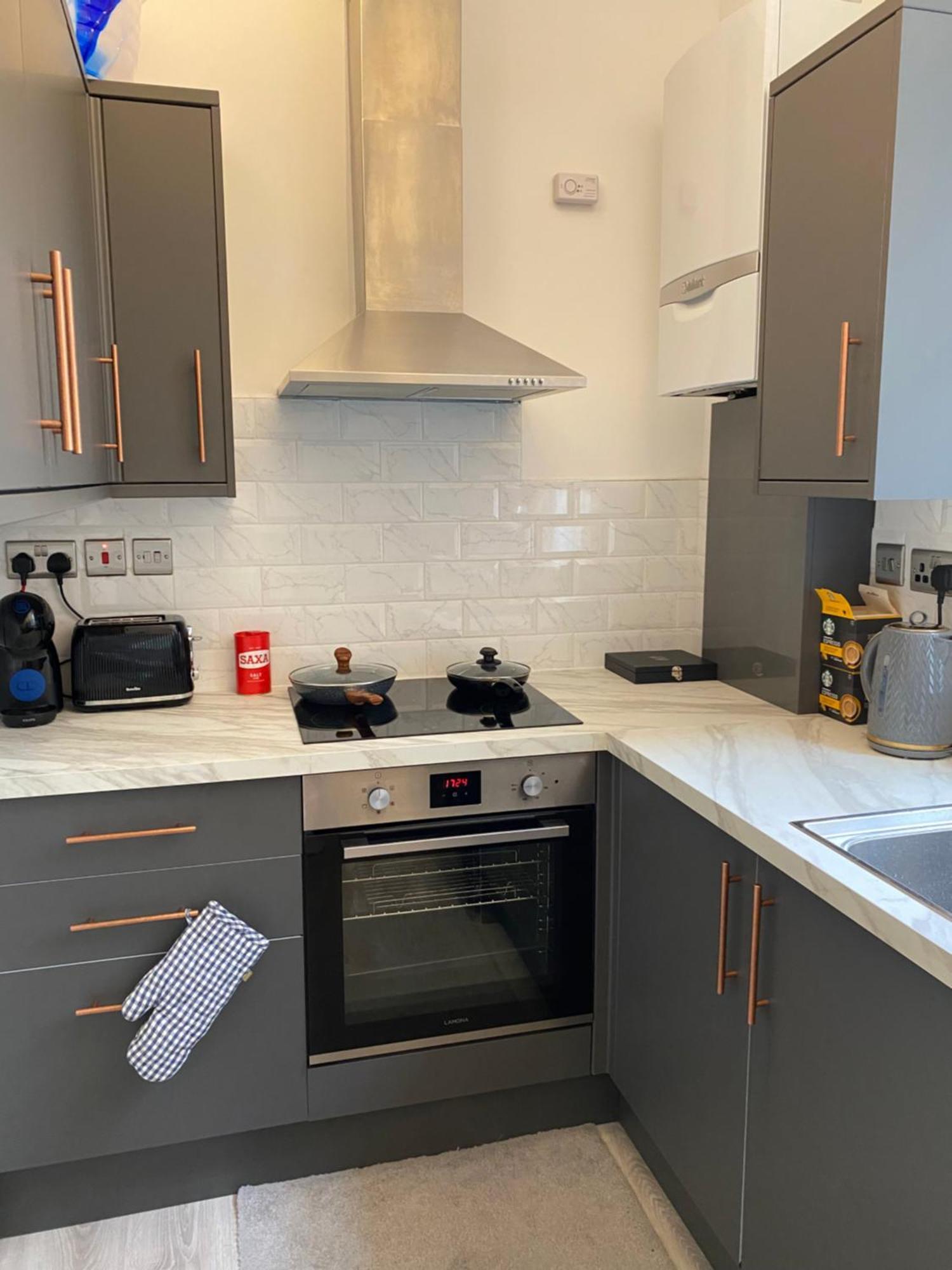 Charming Newly Refurb 2-Bed 2-Bath Whole Apartment Near Hyde Park & Kensington, Prime Paddington Location Zone 1 ロンドン エクステリア 写真